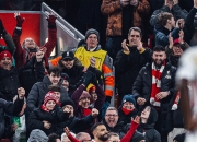 包含利物浦大胜，继续保持不败战绩，继续领跑的词条