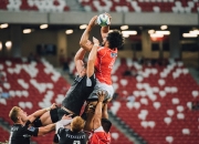 最后时刻胜出引发热议！，莱万多夫斯基在皇家马德里比赛中出色防守观众掌声雷动